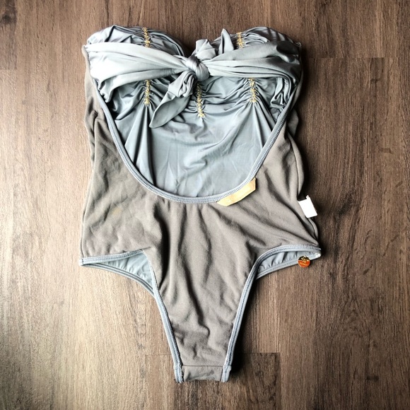 Agua De Coco Padded One-Piece Swimsuit Brazilian Strapless Grey Ruched Size M - Picture 4 of 12